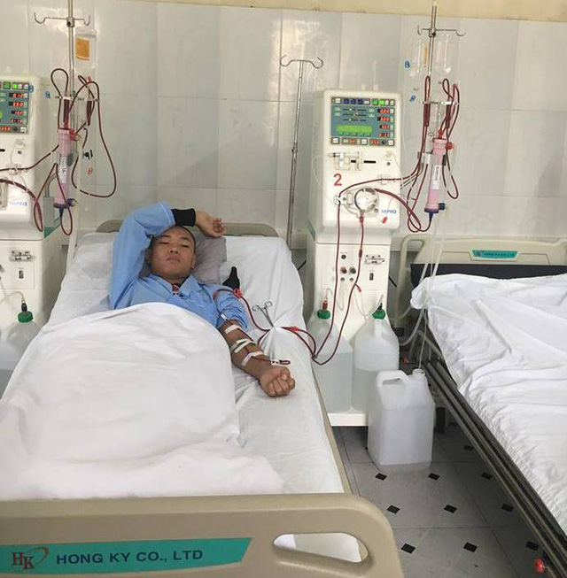 Góa phụ nghèo bất lực trước căn bệnh suy thận giai đoạn cuối của con trai