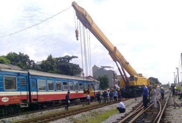 Hà Nội: Tàu khách lại trật bánh khi vào ga Yên Viên
