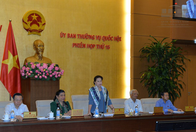 Cảnh báo về kế hoạch tăng lương công chức năm 2018
